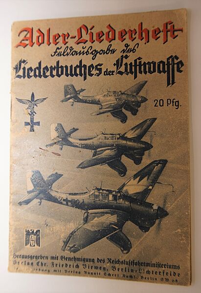 Adler-Liederheft Feldpostausgabe des Liederbuchs der Luftwaffe - Click for the bigger picture